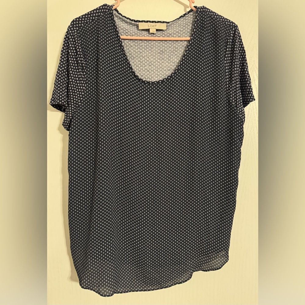 Loft Top Size Large Black and White Diamond Pattern